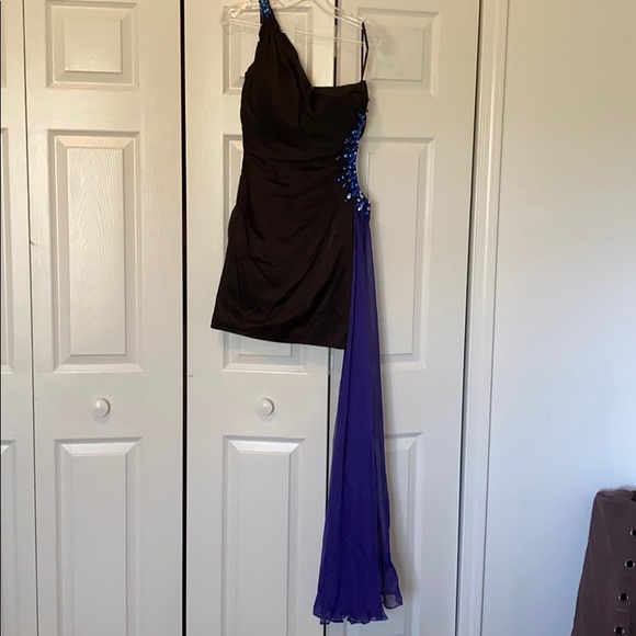 Dress - Picture 2 of 5